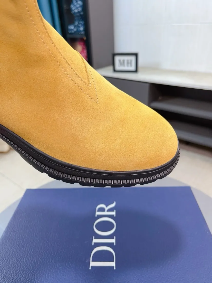 Men's shoes 💰480🌹🌹[Dior] Dior high-top new imported first-layer frosted cowhide ➕Leather lining, designed by European and American masters, perfect shape to create counter quality, solid color raw and wear-resistant outsole, original quality, unique design and beauty, super versatile and very comfortable. High-end without losing taste, fashionable, cold-proof and warm! Absolute focus 38-44 size